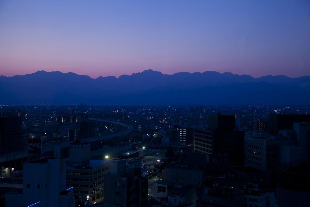 Toyama Excel Hotel Tokyu Екстер'єр фото